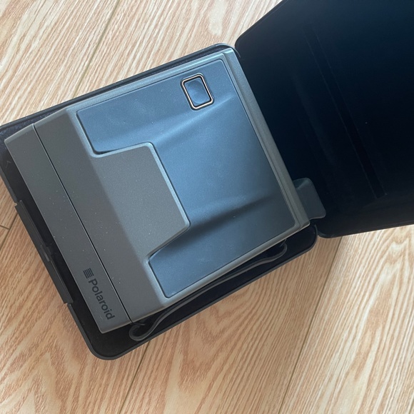 Polaroid Spectra Camera (Perfect condition) - Picture 2 of 3